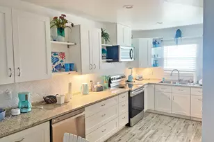 4013 Ave N 1/2, Galveston, TX 77550 - Photo 7