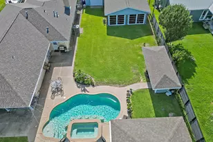 9926 Ocean Dr, Beach City, TX 77523 - Photo 1