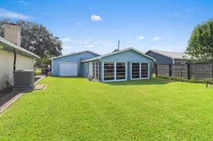 9926 Ocean Dr, Beach City, TX 77523 - Photo 7