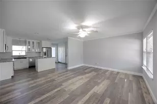 107 Crockett St, Hallettsville, TX 77964 - Photo 5