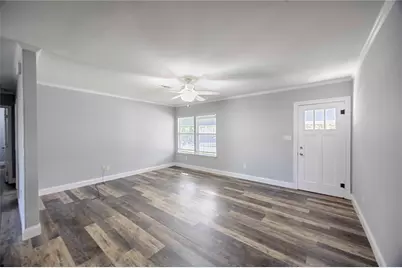 107 Crockett Street, Hallettsville, TX 77964 - Photo 3