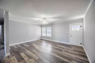 107 Crockett St, Hallettsville, TX 77964 - Photo 3