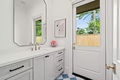 1614 Lynnview Drive, Houston, TX 77055 - Photo 23