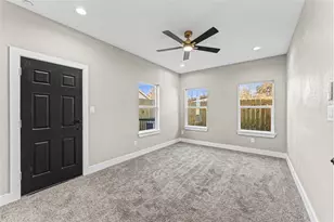 8221 Flaxman St, Houston, TX 77029 - Photo 23
