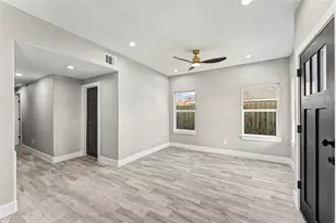 8221 Flaxman St, Houston, TX 77029 - Photo 3