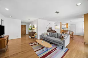 5726 Stillbrooke Dr, Houston, TX 77096 - Photo 9