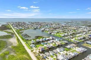 16716 Tahiti Way, Jamaica Beach, TX 77554 - Photo 9