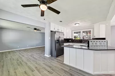 1925 Palm Street, La Marque, TX 77568 - Photo 11