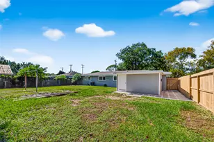 1925 Palm St, La Marque, TX 77568 - Photo 43