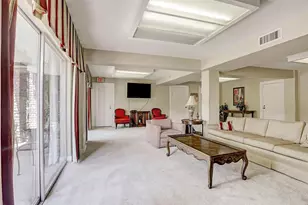 7555 Katy Fwy, Houston, TX 77024 - Photo 23