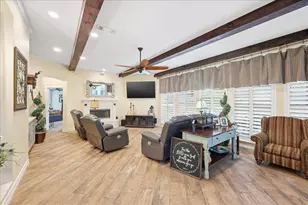 6320 Meadow Mist St, Orange, TX 77632 - Photo 9