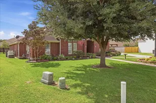 6320 Meadow Mist St, Orange, TX 77632 - Photo 3