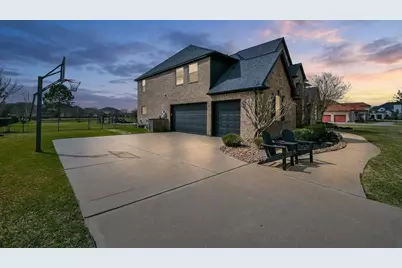 8906 Majesty Lane, Richmond, TX 77469 - Photo 7