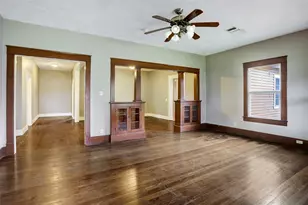 1207 N Meyer St, Sealy, TX 77474 - Photo 3