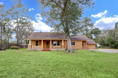 1207 N Meyer Street, Sealy, TX 77474 - Photo 1