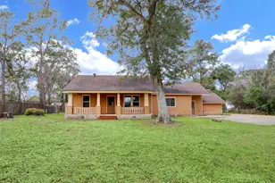 1207 N Meyer St, Sealy, TX 77474 - Photo 1