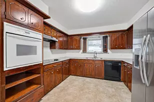 10715 Sagewind Dr, Houston, TX 77089 - Photo 11