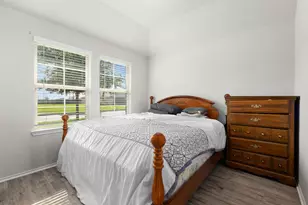 8007 Tamarind Ln, Baytown, TX 77521 - Photo 3