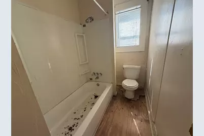 712 N McCarty Avenue, Eagle Lake, TX 77434 - Photo 9