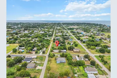 1047 10th Street, Dickinson, TX 77539 - Photo 9