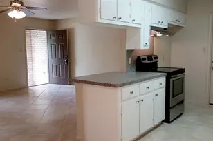 240 N Forest Dr, Willis, TX 77378 - Photo 11
