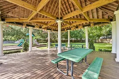 513 Meadow Bend Drive, Friendswood, TX 77546 - Photo 37