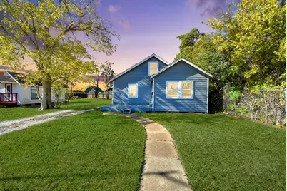 210 S 6th Street, La Porte, TX 77571 - Photo 1