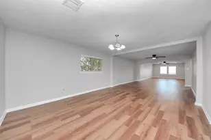 210 S 6th St, La Porte, TX 77571 - Photo 15