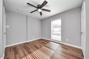 210 S 6th St, La Porte, TX 77571 - Photo 29