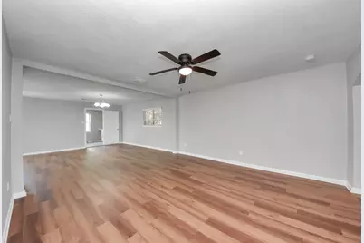 210 S 6th Street, La Porte, TX 77571 - Photo 11