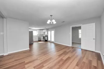 210 S 6th Street, La Porte, TX 77571 - Photo 13