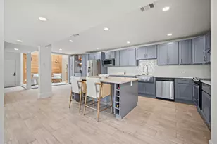 15573 Memorial Dr, Houston, TX 77079 - Photo 13