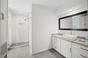 15573 Memorial Dr, Houston, TX 77079 - Photo 37