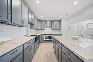 15573 Memorial Dr, Houston, TX 77079 - Photo 19