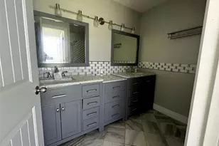 10 Forrest Ln, Angleton, TX 77515 - Photo 17