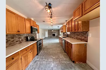 10 Forrest Lane, Angleton, TX 77515 - Photo 9