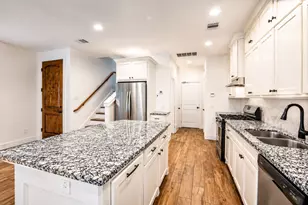 3605 Billingsley St, Houston, TX 77009 - Photo 9