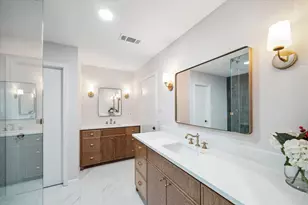 7715 Twin Hills Dr, Houston, TX 77071 - Photo 19