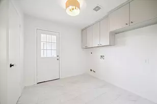 7715 Twin Hills Dr, Houston, TX 77071 - Photo 29
