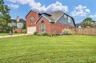 257 N Ranch House Rd, Angleton, TX 77515 - Photo 3