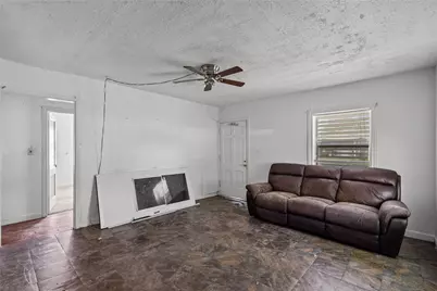 1210 10th Avenue N, Texas City, TX 77590 - Photo 5