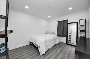 3330 Dulcrest St, Houston, TX 77051 - Photo 9