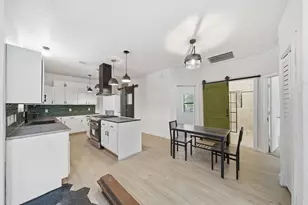 6731 Couch St, Houston, TX 77091 - Photo 9