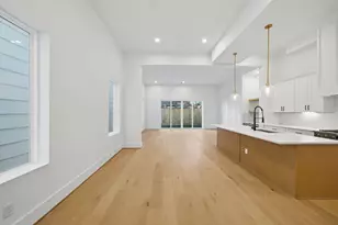 835 W 25th St, Houston, TX 77008 - Photo 9