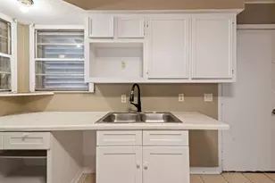 1014 48th St, Galveston, TX 77551 - Photo 13