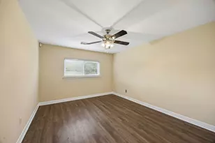 10819 E Linwood Dr, La Porte, TX 77571 - Photo 15