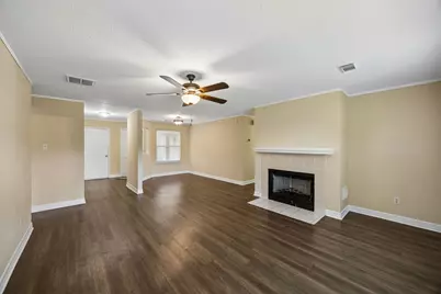 10819 E Linwood Drive, La Porte, TX 77571 - Photo 5
