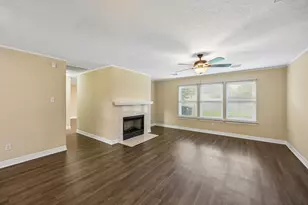 10819 E Linwood Dr, La Porte, TX 77571 - Photo 19
