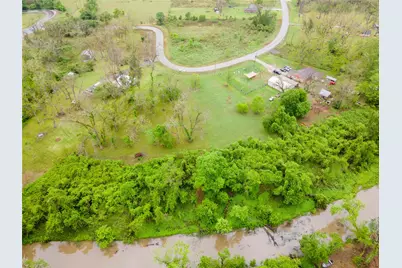 1026 Colony Drive, Angleton, TX 77515 - Photo 5