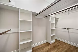 250 Sugar Berry Cir, Houston, TX 77024 - Photo 15